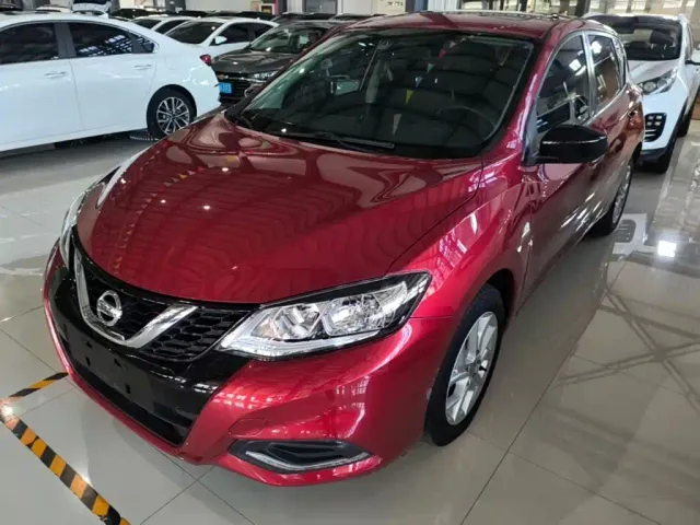 Фотография автомобиля — Nissan Tiida