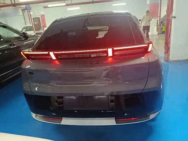 Lynk & Co Z20 — Фото автомобиля 5