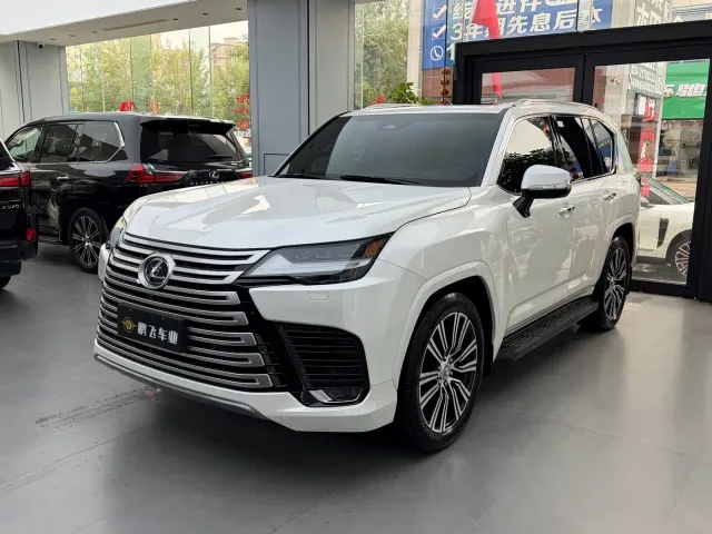Фотография автомобиля — Lexus LX