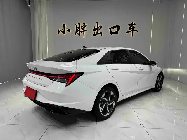 Hyundai Elantra — Фото автомобиля 4