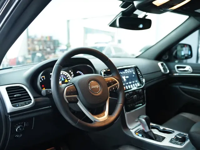 Jeep Grand Cherokee — Фото автомобиля 5