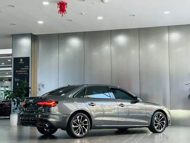 Audi A4L — Фото автомобиля 7