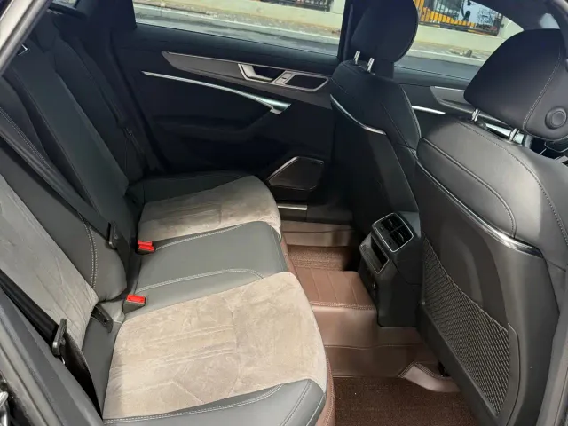 Audi A6L — Фото автомобиля 11