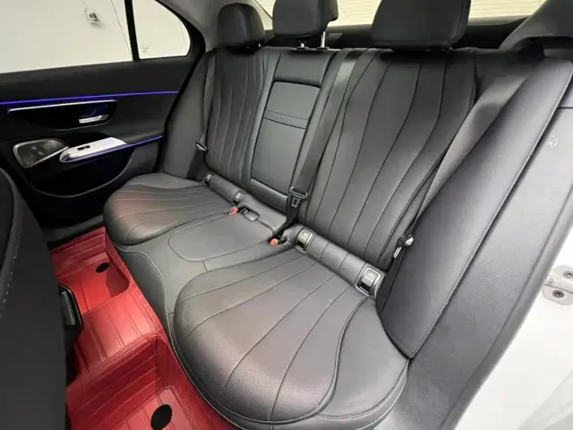 Mercedes-Benz E-Class — Фото автомобиля 14