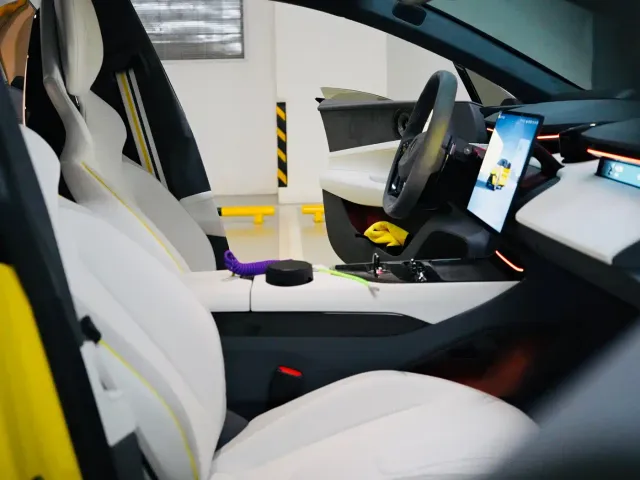Lotus Emeya — Фото автомобиля 12
