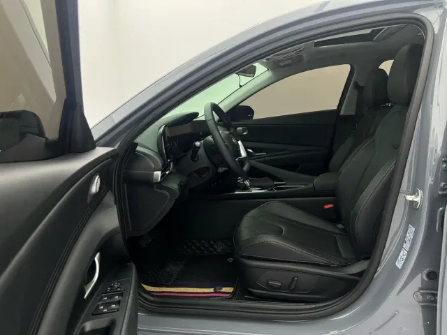 Hyundai Elantra — Фото автомобиля 17
