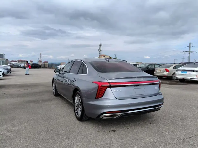 Hongqi H5 — Фото автомобиля 5