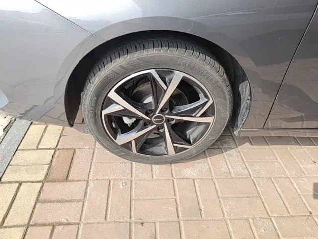Roewe i5 — Фото автомобиля 22