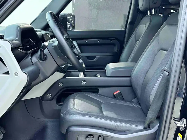 Land Rover Defender — Фото автомобиля 15