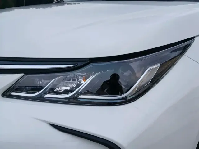 Toyota Corolla 2022 Hybrid 1.8L E-CVT Pioneer Edition — Фото автомобиля 5