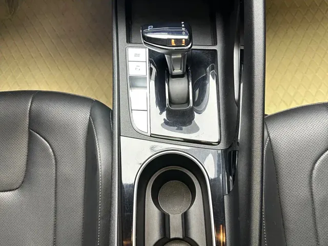 Hyundai Elantra — Фото автомобиля 14