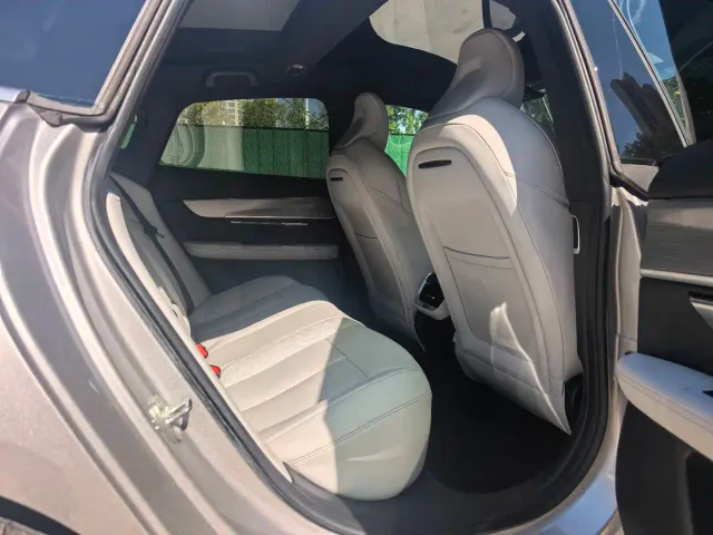 Xpeng P7 — Фото автомобиля 7