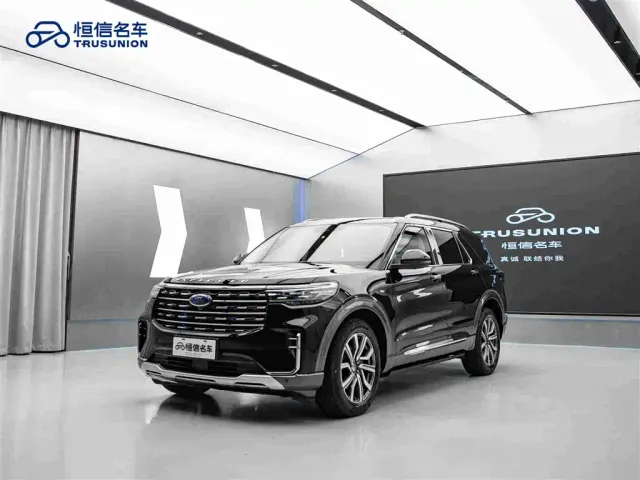 Ford Explorer — Фото автомобиля 3