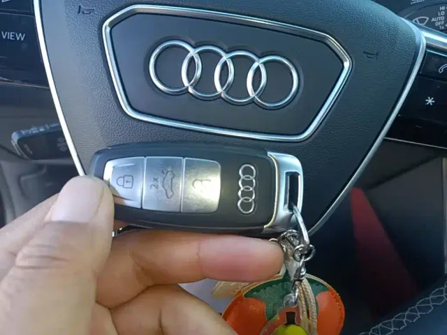 Audi A7L — Фото автомобиля 8