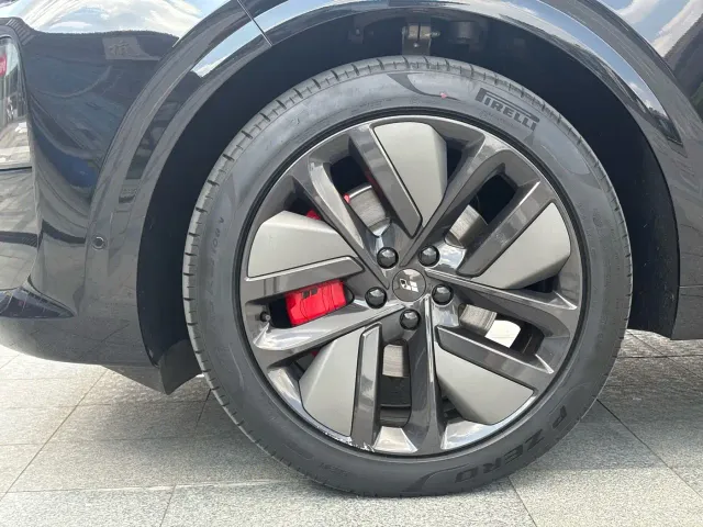 Li Auto L6 — Фото автомобиля 12