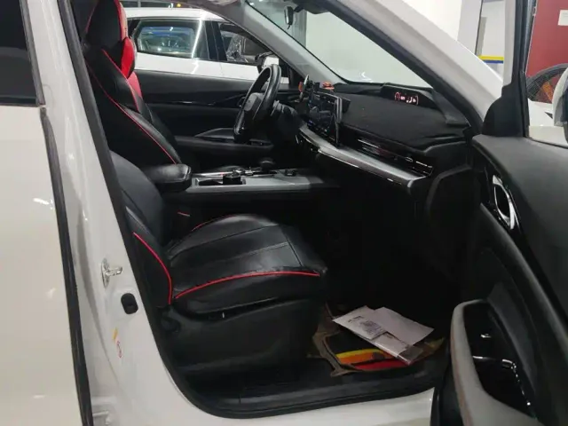 Changan Oshan Changan Oshan Z6 2023 Blue Whale 1.5T DCT Smart Premium — Фото автомобиля 8