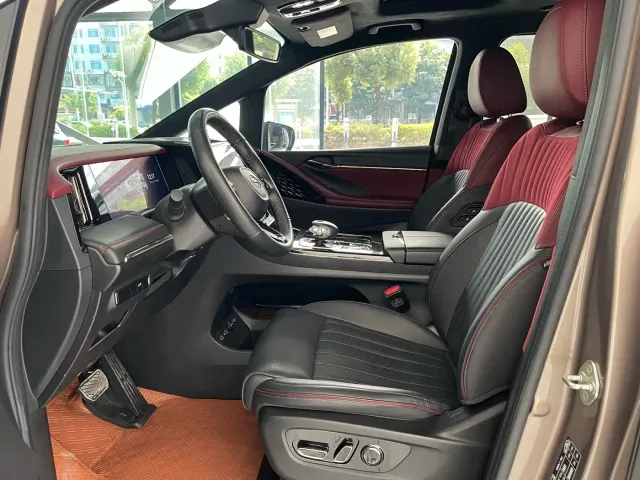 GAC Trumpchi M8 — Фото автомобиля 9