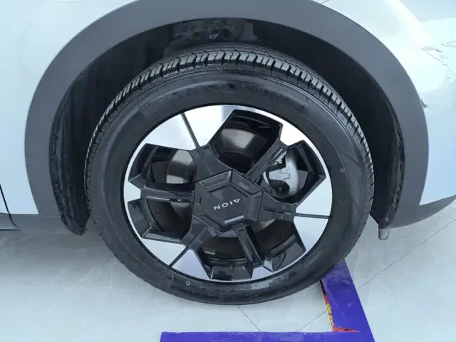 GAC Aion UT — Фото автомобиля 6