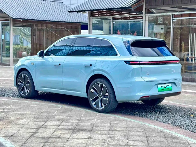 Li Auto L6 — Фото автомобиля 15