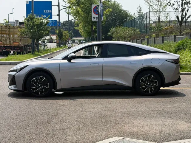 Arcfox Alpha S5 — Фото автомобиля 9