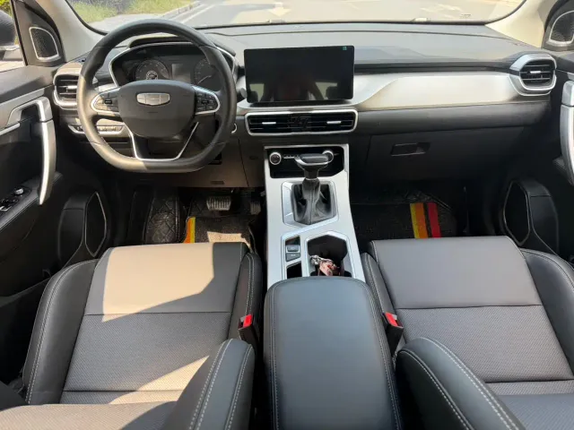 Geely Binyue — Фото автомобиля 15
