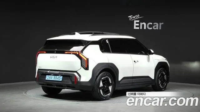 Kia EV3 — Фото автомобиля 2