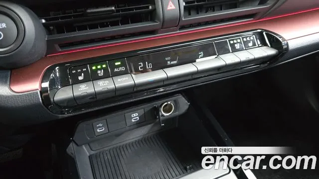Toyota Prius Generation 5 — Фото автомобиля 28