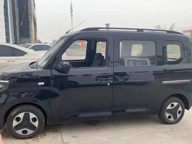 Wuling Zhiguang NEV — Фото автомобиля 5