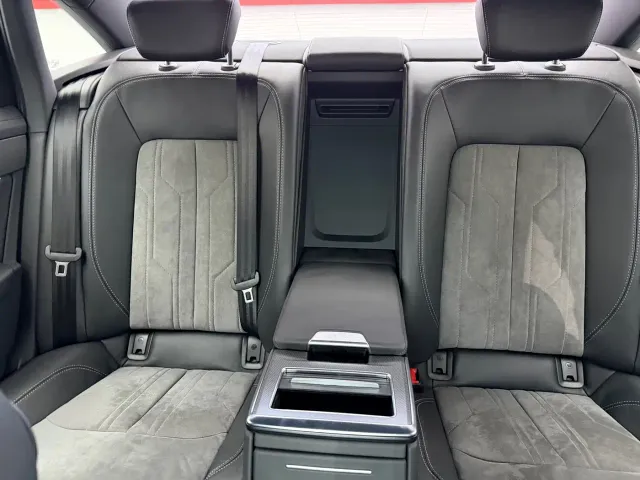 Audi A6L — Фото автомобиля 9