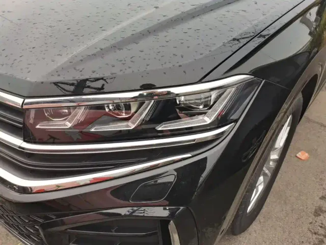 Volkswagen Touareg — Фото автомобиля 23