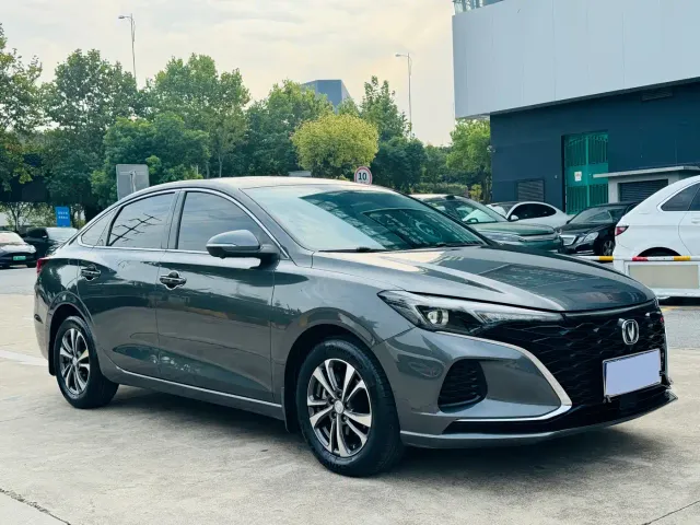 Changan Eado — Фото автомобиля 3