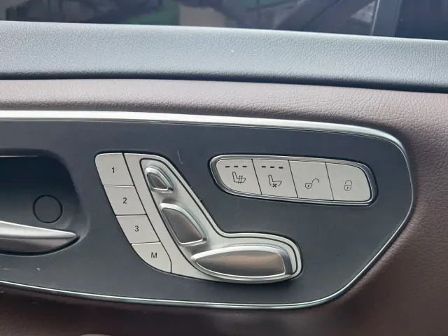 Mercedes-Benz V-Class — Фото автомобиля 16