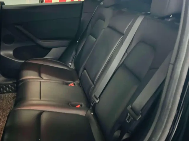 Tesla Model Y — Фото автомобиля 7