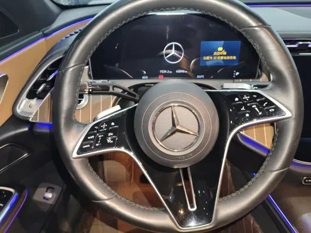 Mercedes-Benz E-Class — Фото автомобиля 9