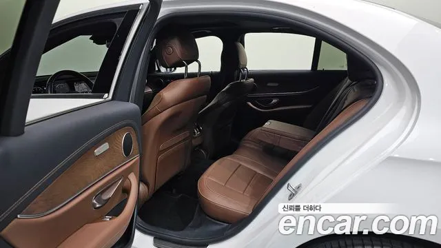 Mercedes-Benz E-Class W213 — Фото автомобиля 11