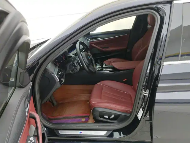 BMW 5 Series — Фото автомобиля 9