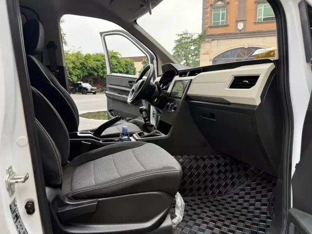 Wuling Zhengcheng — Фото автомобиля 12