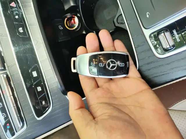 Mercedes-Benz E-Class — Фото автомобиля 8