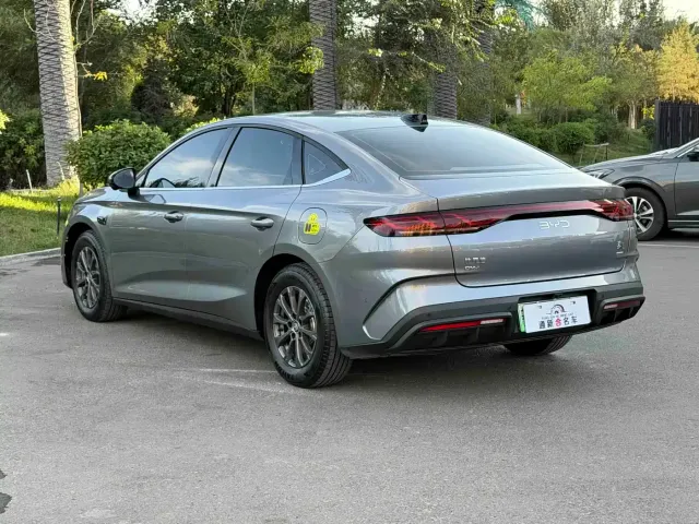 BYD Qin L — Фото автомобиля 9