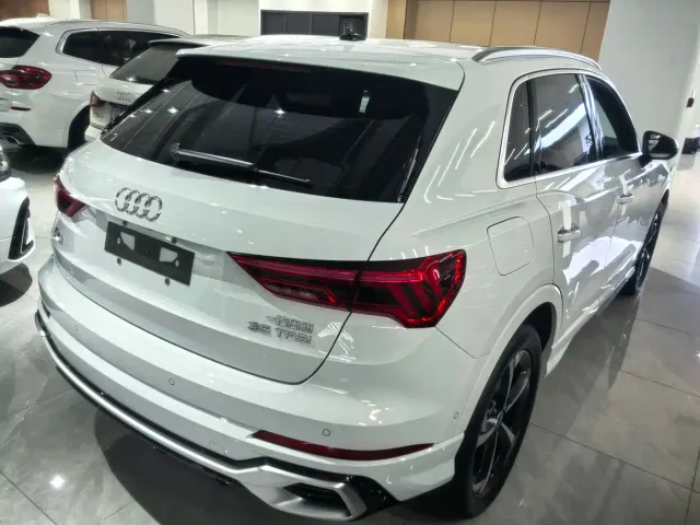 Audi Q3 — Фото автомобиля 4