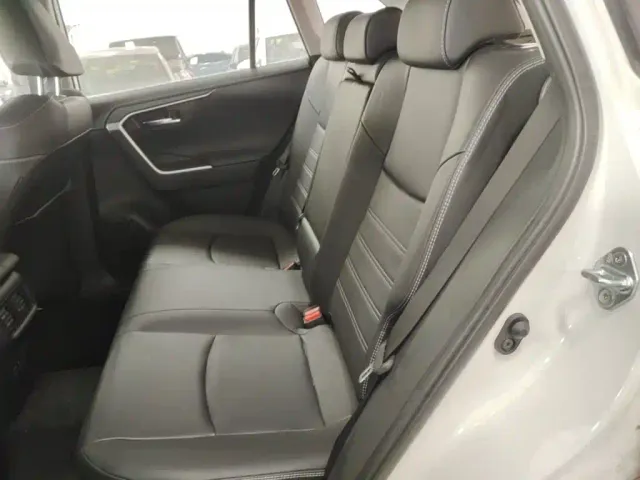 Toyota RAV4 — Фото автомобиля 16
