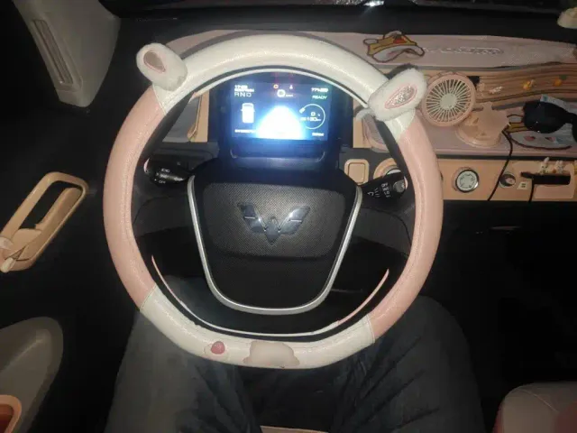 Wuling Hongguang Mini EV — Фото автомобиля 6