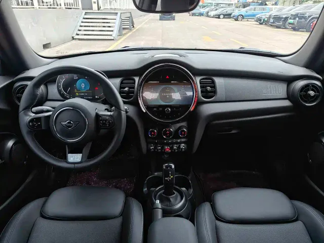 MINI Hatch — Фото автомобиля 18