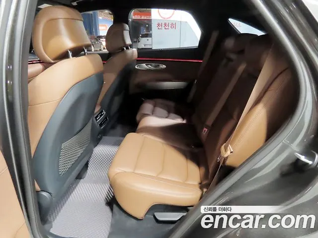 Genesis GV70 2.5T Бензин AWD — Фото автомобиля 3