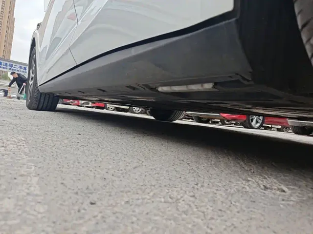 BYD Qin L — Фото автомобиля 21