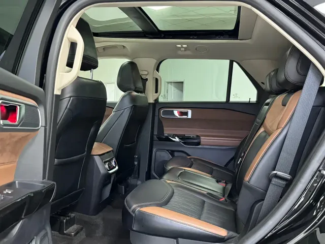 Ford Explorer — Фото автомобиля 6