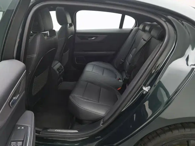 Jaguar XEL — Фото автомобиля 15