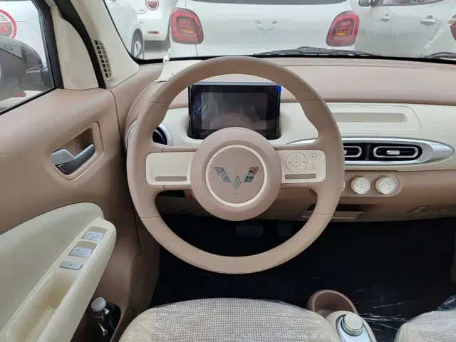 Wuling Hongguang Mini EV — Фото автомобиля 10