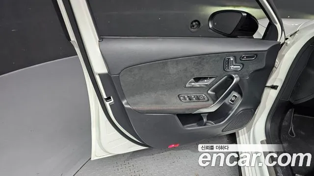 Mercedes-Benz A-Class — Фото автомобиля 24