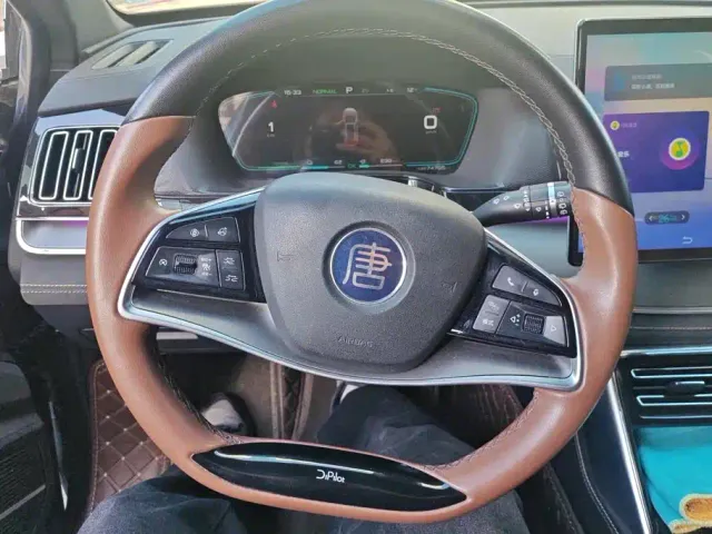 BYD Tang — Фото автомобиля 15